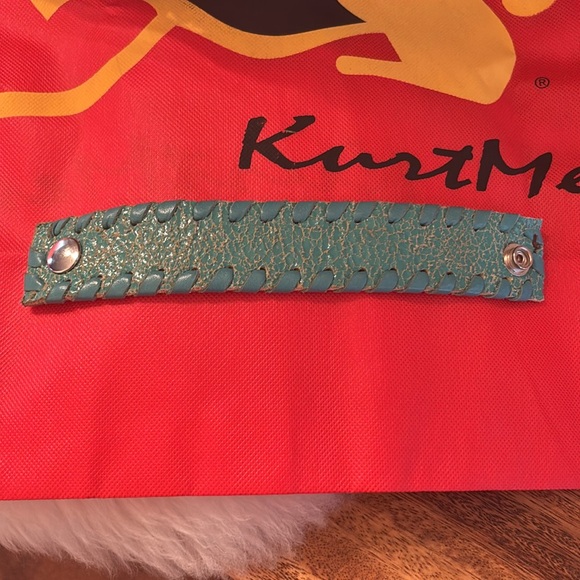 Kurtmen tote and leather bracelet set. BNWT - Picture 3 of 9